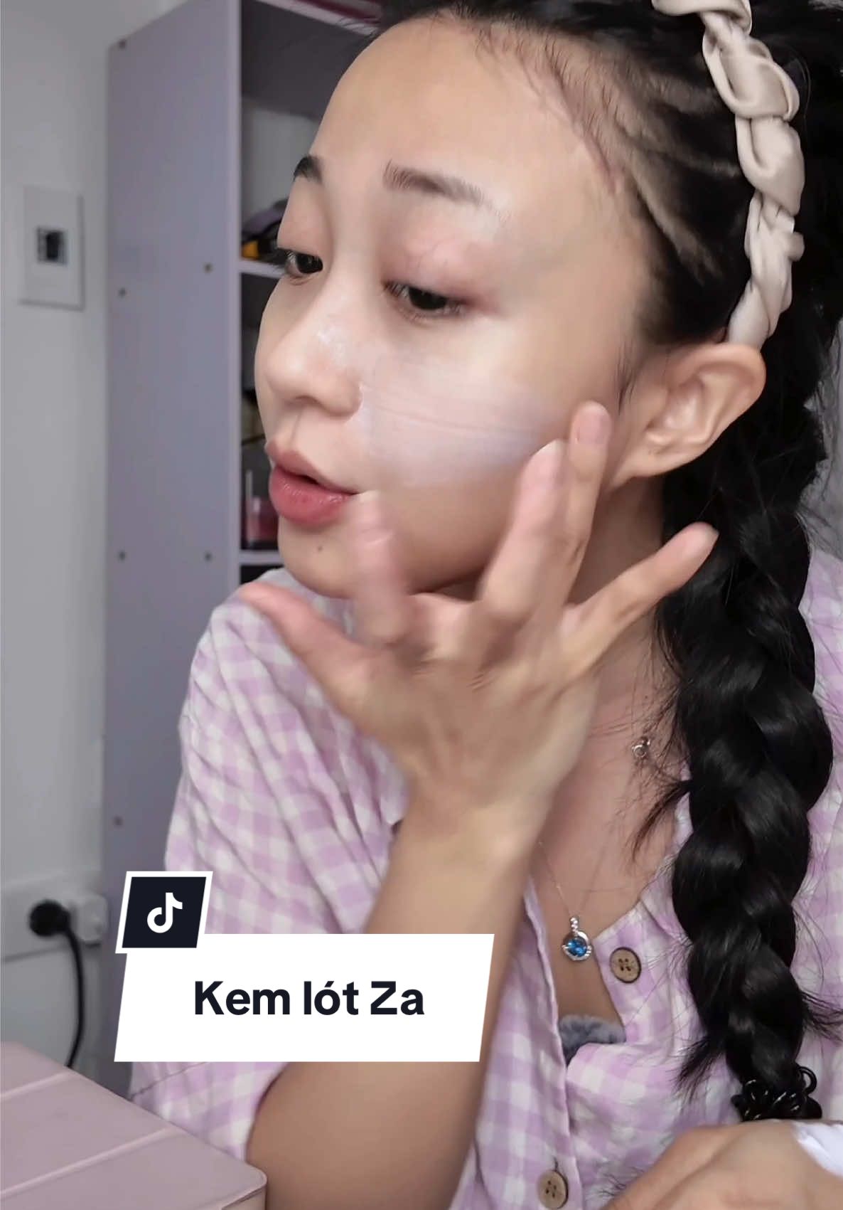 Makeup lẹ nhất từng thấy hẹ hẹ 🙆🏼‍♀️ #zacosmeticvn #kemlot #reviewlamdep #BeautyTok #thuyanh 