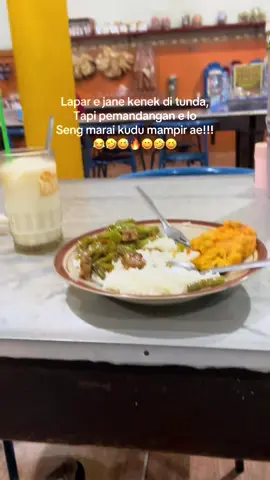 Pemandangan e marai truntung taktak truntung taktak 😂😅🤣😀😆 #warungsejatikesamben #warung24jam #warungviral #lewatberanda #xyzbca @Warung sejati kesamben @Dila_dilot🔥 @Annabell @Na.nna @@wahyudi# @oksha arief 