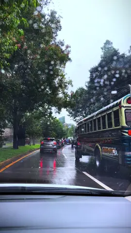 📍Ciudad de Guatemala 🇬🇹 #calles #avenida #carretera #busesguatemala #asfalto 