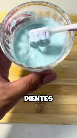🦷🧄 Este truco deja tus dientes como perlas en solo dos minutos😁✨#BlanqueamientoDental#DientesBlancos#SaludBucal#RemediosNaturales#RemediosCaseros