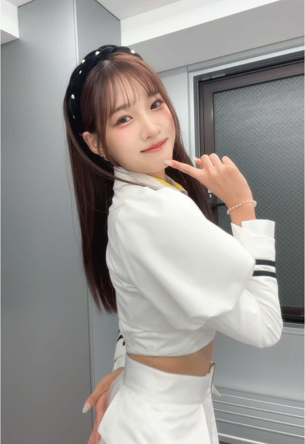 log you初めてのTikTokライブありがとうございました💛🤍 楽しかった〜(*´˘`*)♡ 같이 걷자 난 다 궁금해~ log you 첫 틱톡라방 감사합니다☺️ 너무 재미있었당🌟 #l#logyouロ#ログユーろ#ろぐゆー福#福本れみ레#레미ASOBISYSTEMASOBISYSTEM @_log_you_ 