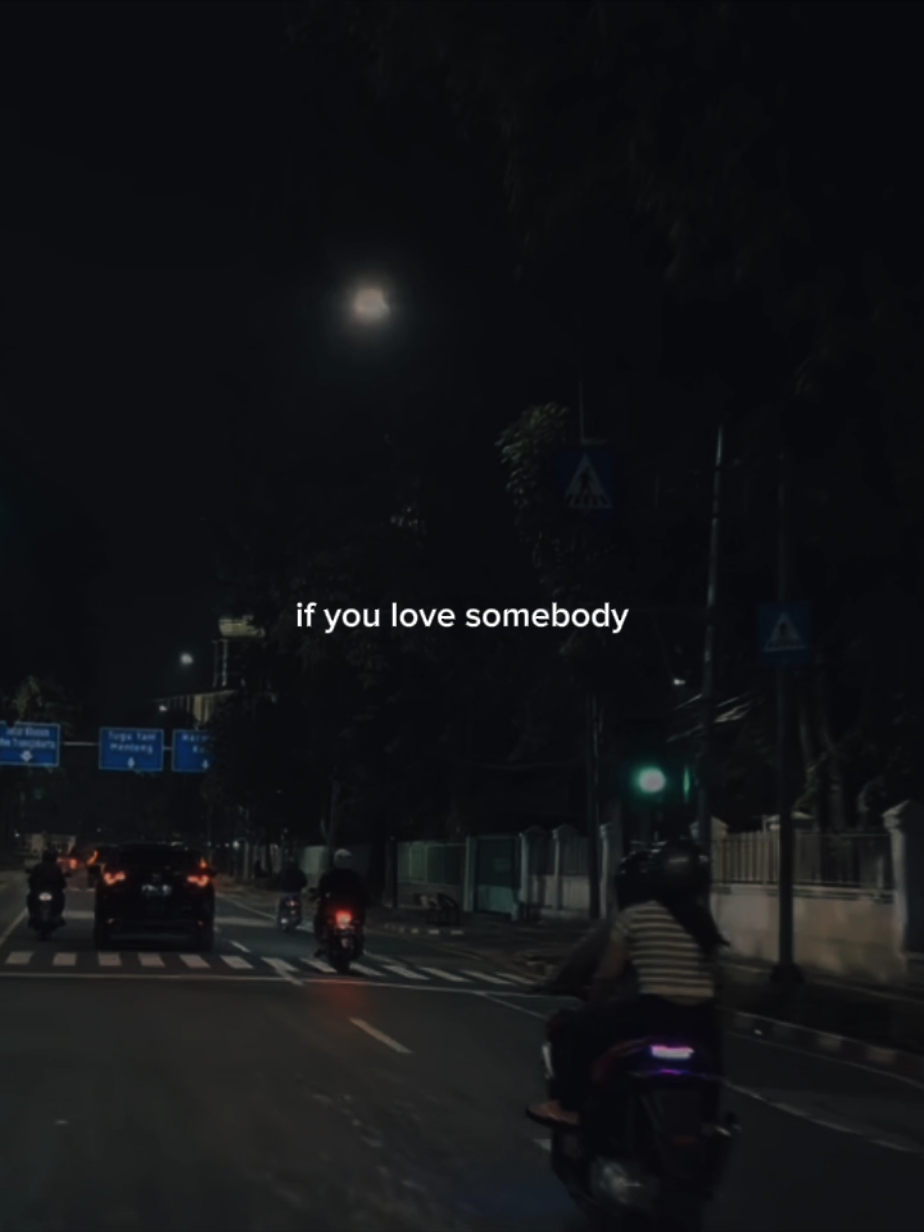 malah digabung 🥺🥀 #lyrics #liriklagu #fyp 