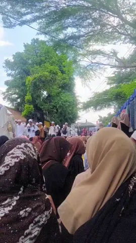 Ketemu Bang Madit di haul Solo 2025 masyaallah😊🌹🌹 #fyp #haulsolo2025 #viral #viralvideo #waliband 