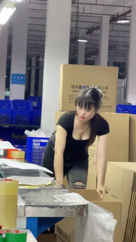 Chồng yêu vợ nhé 😘😘