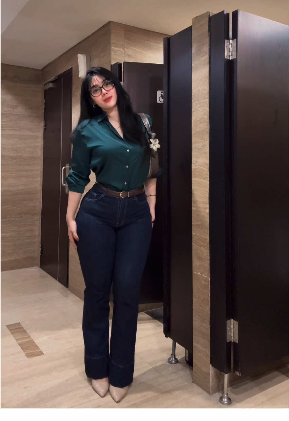 #cutbrayjeans #kemeja #cleanoutfits #hourglassbody #gymrat 