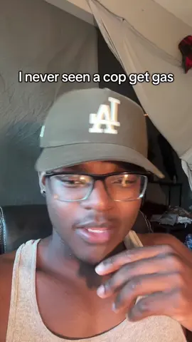 cops cars got diesel tanks or sum #docopsgetgas? #copcars #police #huh? 