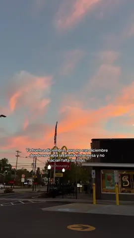 Extraño esas navidades): #paratiiiiiiiiiiiiiiiiiiiiiiiiiiiiiii #lejosdecasa #tristenavidad #navidad #diciembre 