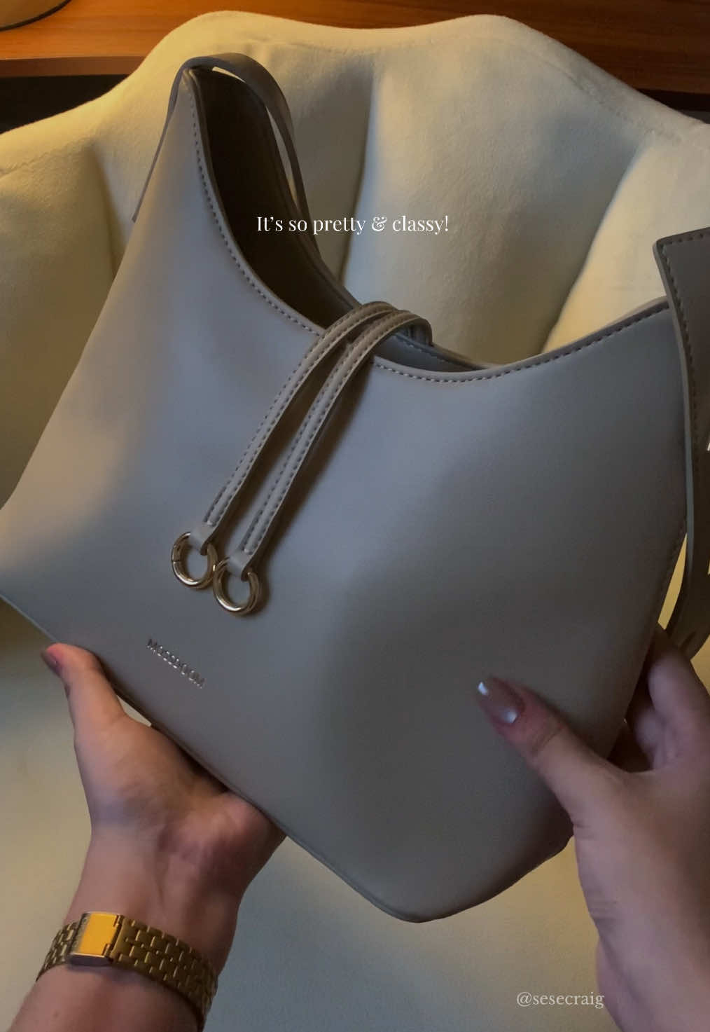 Girl look at this minimalist classy shoulderbag! ✨  #fyp #foryou #foryoupage #womenshoulderbag #mossdoombag 