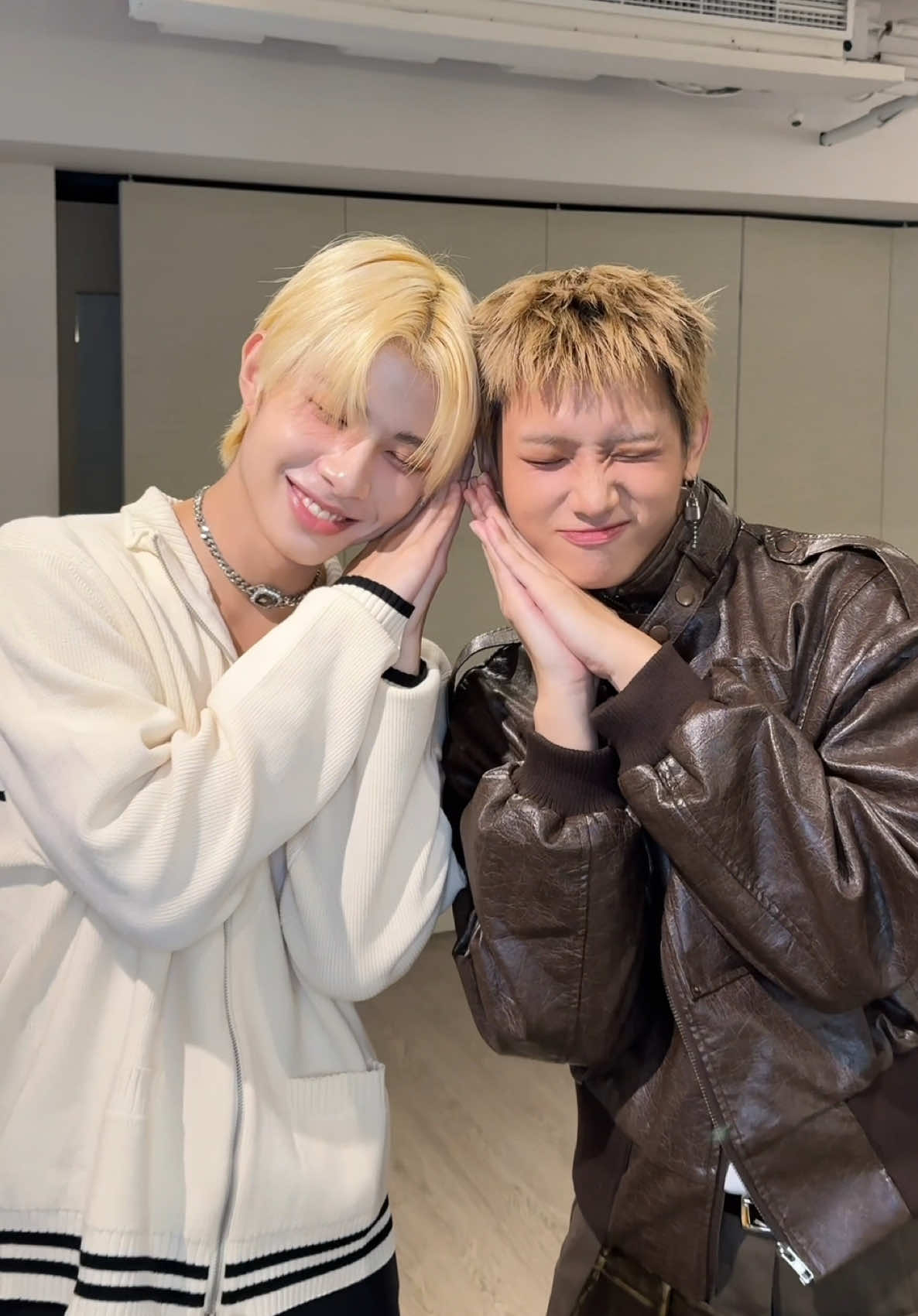 #NKNF手勢舞  一個飛吻希望你能睡得安穩💋 #ARKis #ARKisStillHere #NoKissNoFaith #fyp