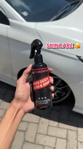 ngerawat mobil ga selalu harus mahal, gass cobain sendiri 🤙🏻@Auto Fusionpro  #pengkilapbodykendaraan #quickglossandshine #autofusionpro #honda #fyp 
