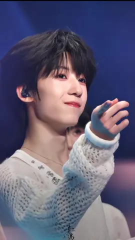 🧎‍♀️#yangbowen #yangbowen_杨博文 #tfgiatộc #dươngbácvăn #杨博文 