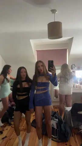 Twinnn👯🫶 #viral #julians #likeitup #fyppp #xybca 