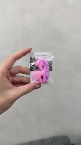 Начинаем подготовку к Новому году🎄 Будет много всего интересного Хочу показать нашу новинку : мини лошадки на открытке😍 идеальный недорогой презент в подарок например своим клиентам😉 Для заказа пишите в директ #рекомендации #soap #беларусь #ручнаяработа #мыло 