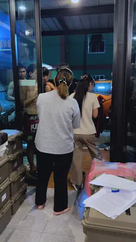 การเจอกันครั้งแรก ของโบนัสกับพี่ๆนักมวย พี่ๆหมั่นเขี้ยวแหละ ไม่กล้าจับน้อง #ของขวัญลูกแม่เบล👧🏻 #ของขวัญที่ชอบโชว์มวย #พี่ของขวัญน้องโบนัส #บางแสนไฟท์คลับ #บอสเบลล์ที่อยู่บางแสน 
