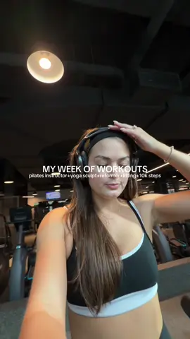 It’s been sooo hard squeezing strength training into my schedule lately but so happy I got myself in the gym twice this week with teaching<3 balancing teaching and taking can be so challenging some weeks:’) #weekofworkouts #strengthtraining #10ksteps #fitnessmotivaton #balancedlifestyle 