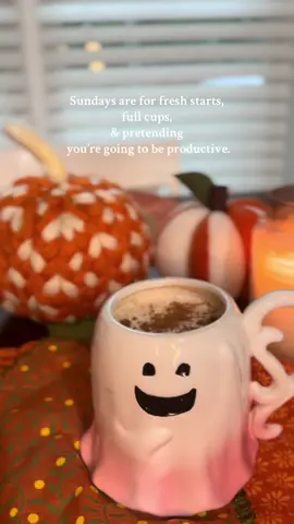Because sometimes a slow morning and a second cup of coffee count as getting your life together ☕💛 #sunday #sundaymorning #momlife #sundaymotivation #sundayvibes 