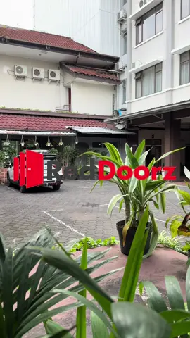 Rekomendasi hotel terjangkau dan strategis di Bandung  Dekat dengan destinasi menarik  Booking nya bisa di Aplikasi RedDoorz dan gunakan kode Promo YUKNGINEP untuk dapetin diskon menarik  #BukaSemuaPintu #RedDoorz  #RedTRavelers @RedDoorz Indonesia 