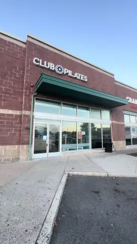 I can’t believe I actually continue with a workout routine that supports my body, mind and soul! Honestly if it wasn’t for be taking the risk on myself , I probably wouldn’t have signed up! I wanted to move my body , last August I saw that @clubpilates_pelham was opening in September but I signed up on October 12th 2024. Regardless when I signed up I am so excited that I did and so proud of my journey here at @clubpilates_pelham ! Thank you for believing me and caring about my health. #clubpilates #clubpilates_pehlam #pehlammanor #pilates #pilatesgirl 