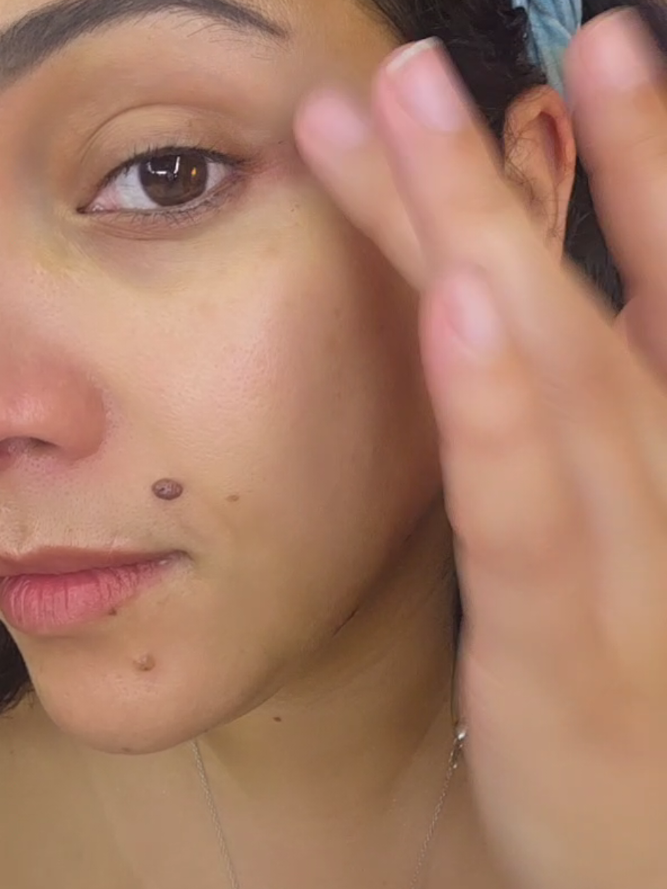 Gotta get that skin hydrated and getting that glow,yesss!! I love these products especially when they contain NAD+ by @numbuzin_global , seriously check them out #numbuzin #numbuzinmates #doteyecream #antiaging #kbeauty 