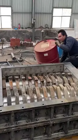 #asmr #shredder #shreddermachine #crushing #crushingasmr [ORIGINAL CONTENT]
