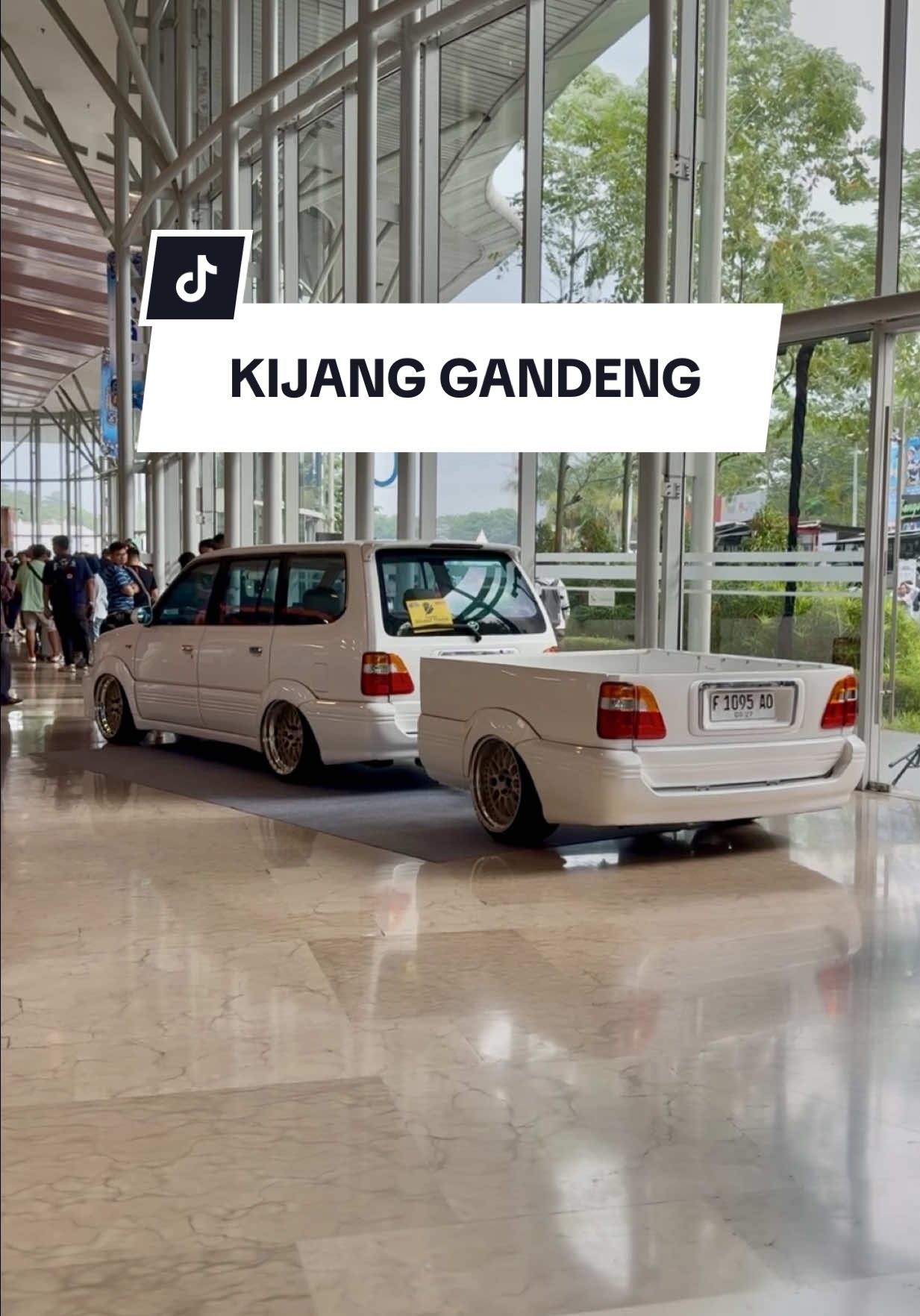 Kijang Krista aja ada gandengannya loh, poll! 😍 🚗 @Reindy Riupassa 
