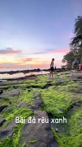 Xuất hiện bãi đá rêu xanh   ở PhuQuoc Không phải ai củng biết - đi nhanh thôi các bạn  @Vivu Phú Quốc (ngan's tour) #phuquoc #bien #xuhuong #thinhhanh #chill 