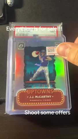 Just ran through a lot of my nicer sports cards feel free to shoot me offer through DM or in the commons. Venmo is preferred but whatever works for you. Let me know. #sportscards #selling #casehits #football #sports 