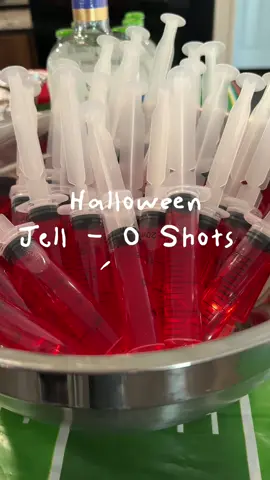 2 cups of boiling water & 2 cups of your fav drink , or you can 1 2/3 and replace the other 1/3 with water for more of your jello flavored taste! #fyp #halloween #jelloshots #halloweenparty #watchparty 