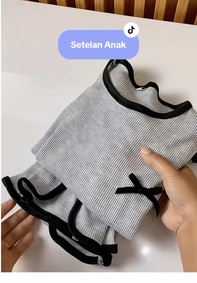 Lebih suka pakai baju setelan anak #setelananak #setelananakperempuan #bajuanakperempuan #bajuanak 