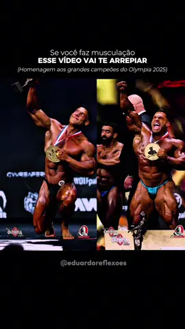 🎥 Fiquem com esse vídeo de arrepiar! Quem ama esse esporte vai entender a sensação de ver o @dereklunsford_ motivando o @ramondinopro , sob o olhar atento do treinador @fabriciopacholok . Uma homenagem ao @ramondinopro, que fez história ao se tornar o primeiro brasileiro a conquistar o @mrolympiallc! 🇧🇷🔥 #mrolympia #ramondino #dereklunsford #pacholokteam 