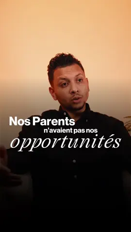 Trop d'entrepreneurs à La Réunion se reposent sur leurs acquis sans réaliser la chance incroyable qu'ils ont par rapport à leurs parents. Nos parents ont vécu une vie compliquée. Trouver un travail n’était pas simple, le développement était limité et tout le monde n’avait pas accès aux mêmes opportunités. Ils ont fait des sacrifices énormes avec les moyens qu’ils avaient. Créer une entreprise à leur époque était un défi impensable pour eux, avec des lourdeurs administratives et peu de ressources disponibles. Aujourd’hui, nous avons tout à portée de main. Internet, la connaissance, des outils pour créer et développer un business en quelques jours. Nous avons donc une responsabilité : voir plus grand, être ambitieux, capitaliser sur leurs sacrifices et viser la prospérité, pas seulement un petit succès tranquille. Prenons conscience de ce que nous avons aujourd’hui et remercions nos parents pour ce qu’ils ont pu faire, au lieu de nous plaindre de ce qu’ils n’ont pas pu accomplir. C’est notre génération qui peut transformer ces opportunités en véritables succès.