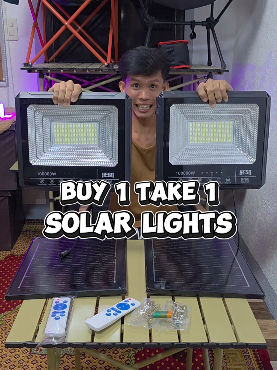 Buy 1 take 1 solar lights talagang malakas . wala na tayong babayaran sa kuryent laking tipid talaga. #solar #solarlights #lights #tipidtips #buy1take1solarlight 
