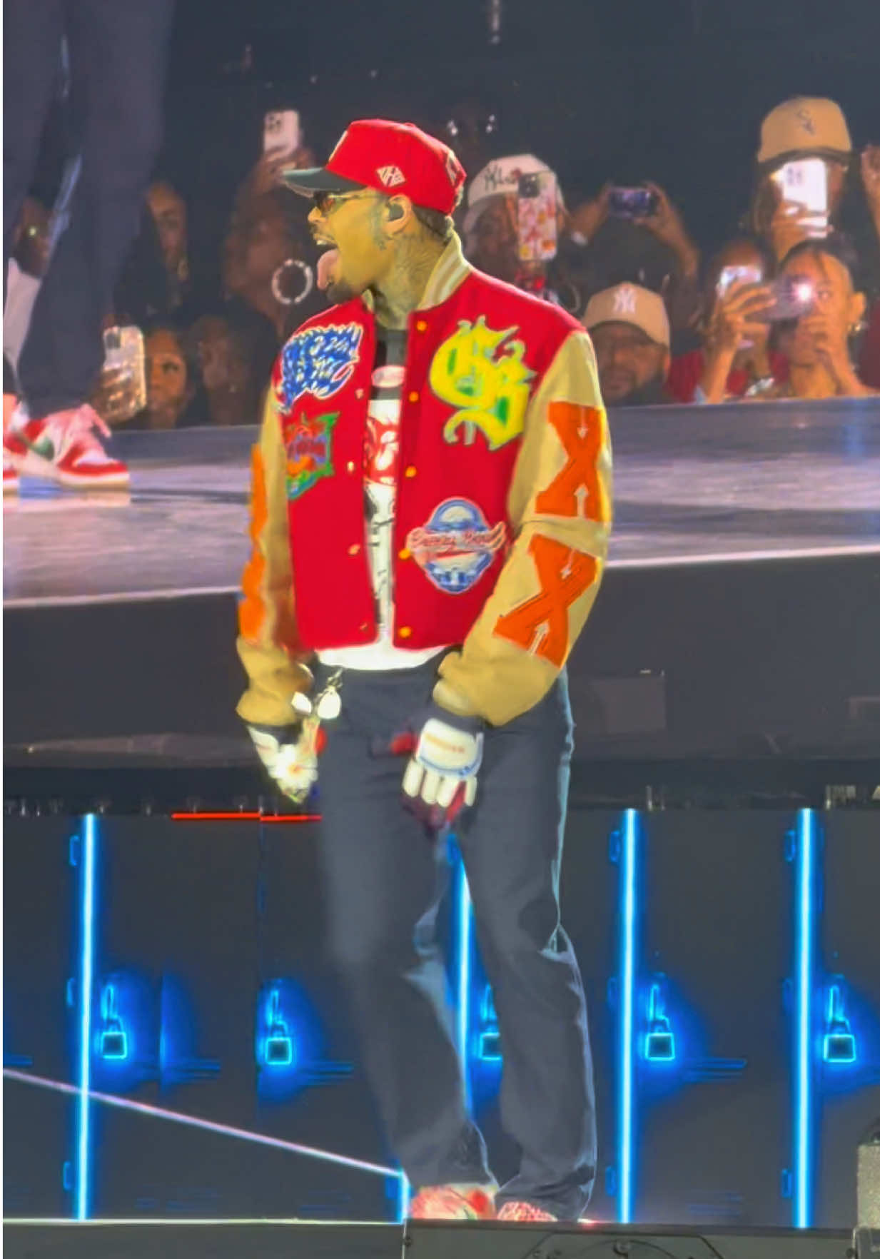i loved the opening this tour😝 #chrisbrown #concertcontentcreator #breezybowl #fypシ #breezy 