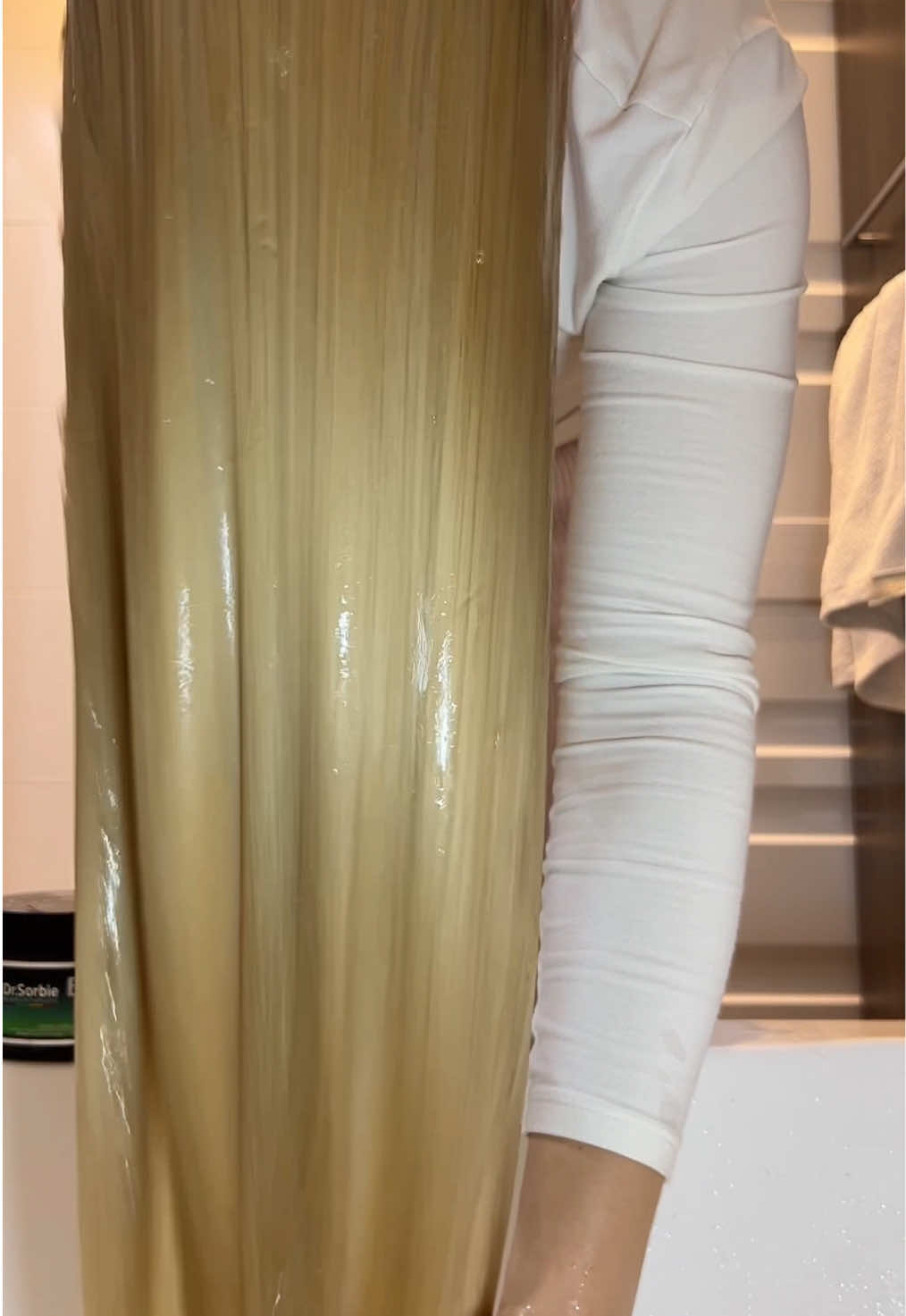 #hairwash #blondehair #blondcare #haircare #hairroutine #hairtok #dysonhair #healthyhair #shinyhair #blondecare #hairtreatment #hairstyle #hairlove #cheveuxblonds #soindescheveux #routinecapillaire #soinblond #cheveuxsains #brillancecheveux #beautecheveux 