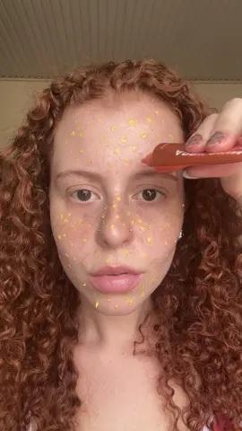 usando o CARROTENE IPMPT CLEARING SOLUTION da @APRILSKIN USA por 7 dias 🧡 #APRILSKIN #APRILSKINskincare #carroteneclearingsolution #carrotshots #acnetreatment 