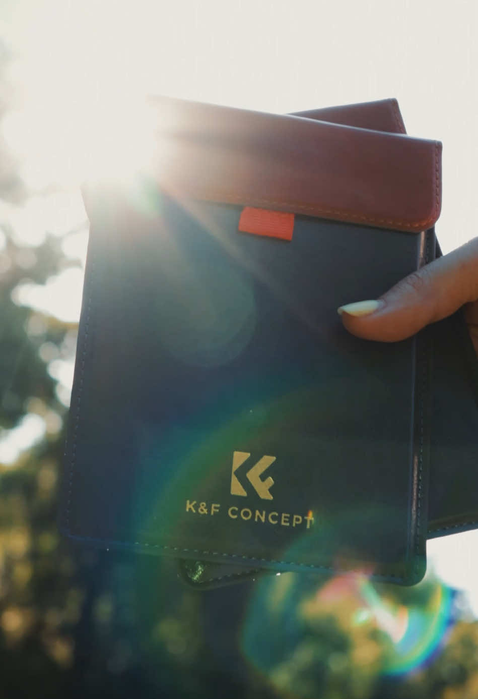 What’s the one piece of gear that upgraded your filmmaking? 👇👇👇#howto #filmmaker #gearreview #filmmaking #beforeandafter #videography #cinegear #beginner #mattebox #cameragear #photography #kfconcept 