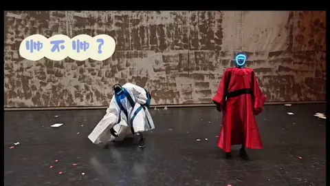 中国宇树机器人，穿着古装的机器人在节目上表演高难度动作#宇树机器人 #中国 #中国机器人 #智能机器人 #双足机器人 #🇨🇳 #人形机器人 #机器人 #fyp 