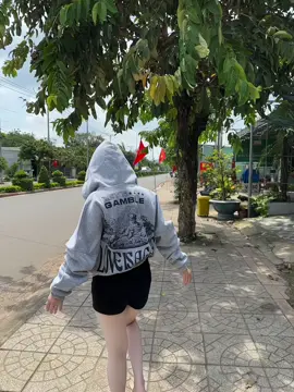 Khoác xinh hot #xuhuongtiktok #moingaymotoutfit #fyp #aokhoac #khoacni 