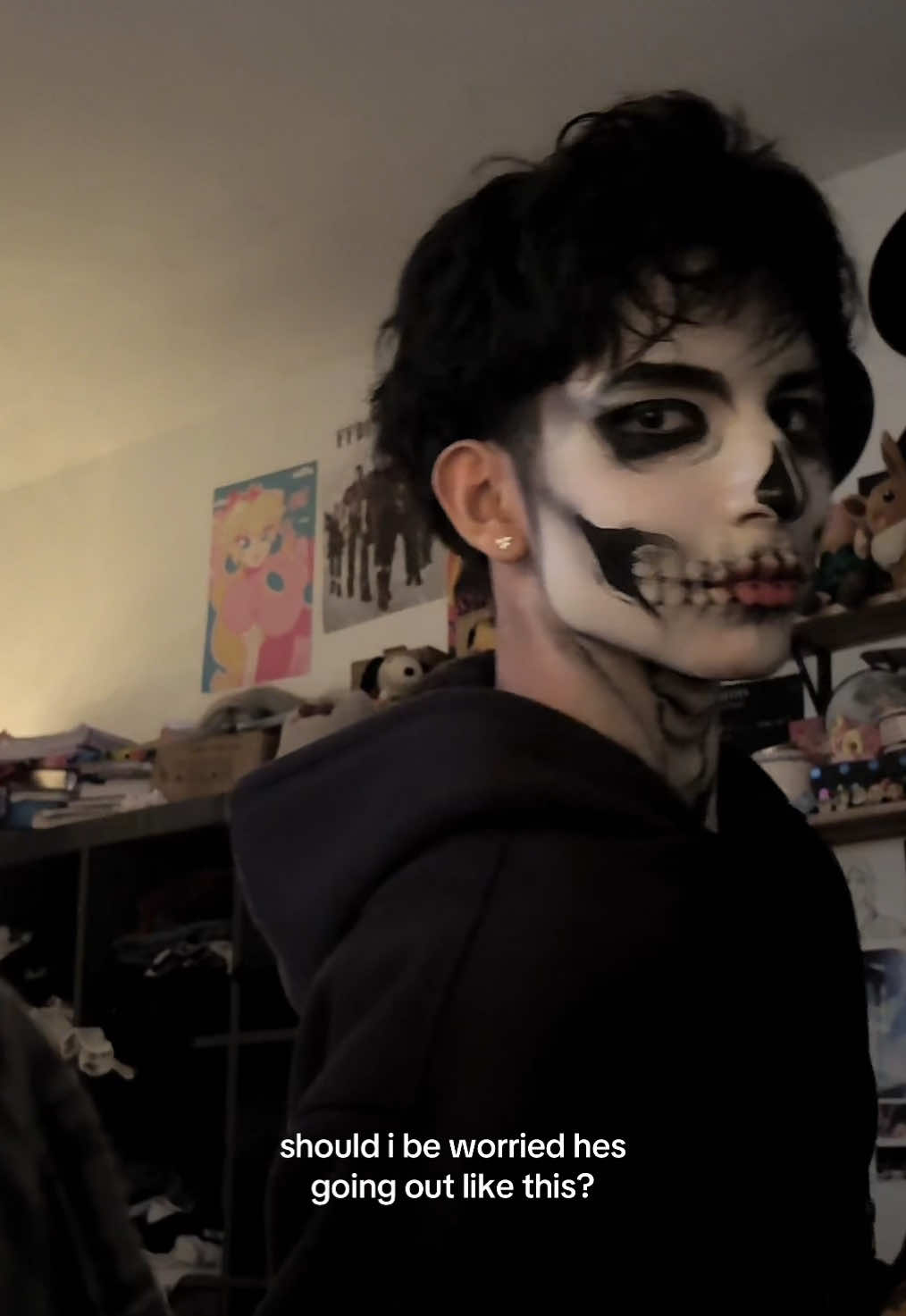 I’m getting better at skeleton makeup @︎ ︎  #skeleton #evanpeters #boyfriendcheck #makeupinspo #fypp 