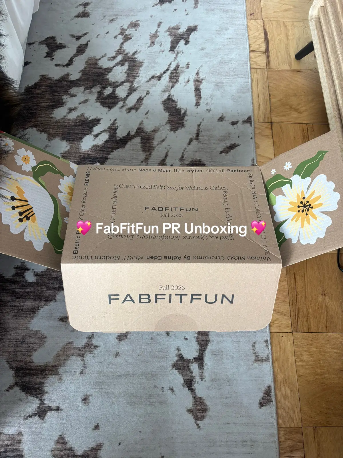 Unboxing @FabFitFun 💖 • • • @Splits59 @Electric Picks Jewelry @nutrafol @Rare Beauty @8 Other Reasons. @The Nue Co.  #prhaul 