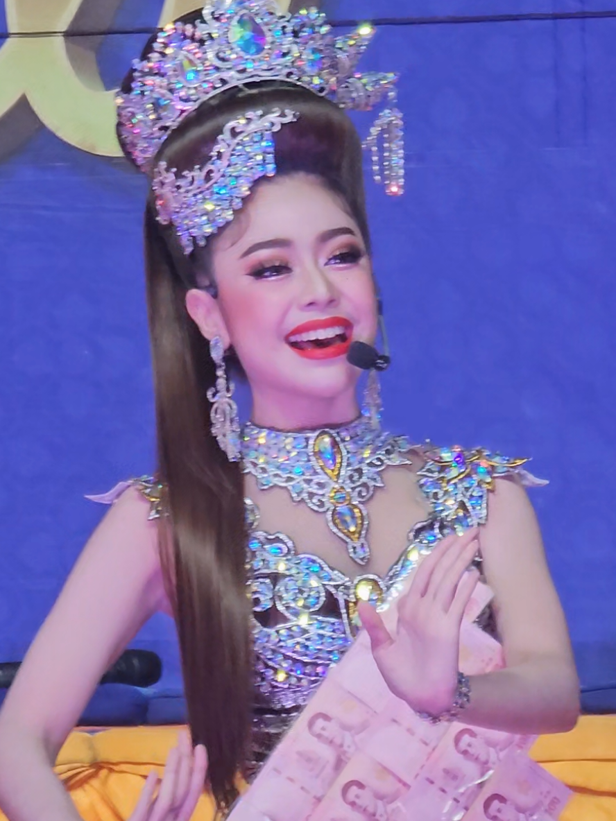 หลงมั๊ย.....น่าจะหลงแหล่ะ💕เสียงหวานมากเลย#อดิเทพฟ้ารุ่ง #น้องอ้อมณัฐฐามณี #ดูลิเกเท่ห์จะตาย #เทรนวันนี้ #มาลัยนาค  💕💕💕💕💕💕💕💕💕💕💕💕