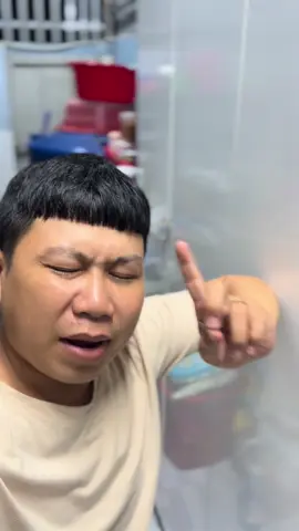 Nhạc miền tây giừo vậy sao... làm ơn đừng làm xấu miền tây nữa mấy nhạc sĩ ơi