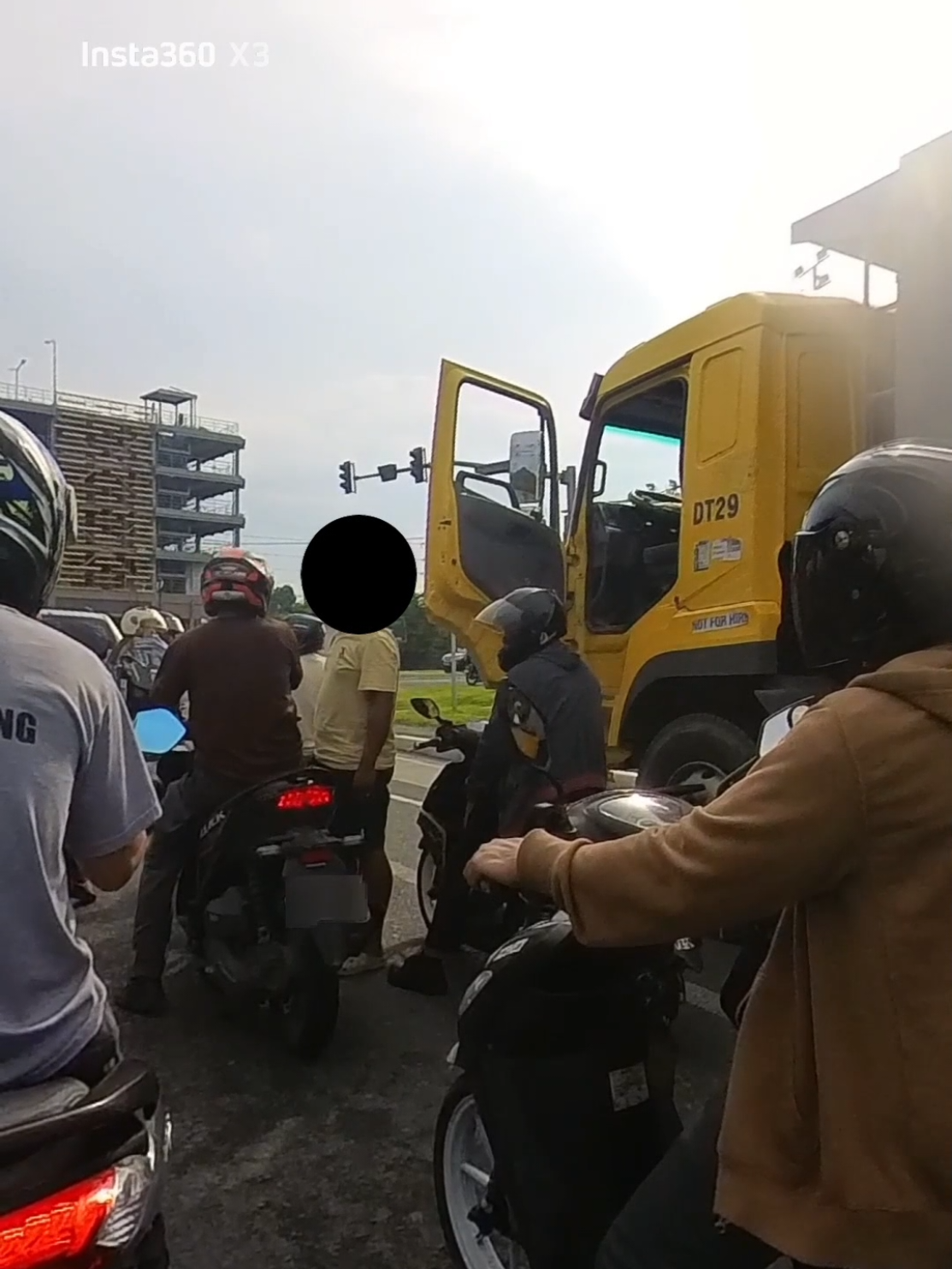 Bakit kasi namamakyo ka yah? 🤣 inabutan kapa tuloy sa stoplight 😂 #contentonly #insta360x3 #motorcyclesoftiktok #kyoheim3 