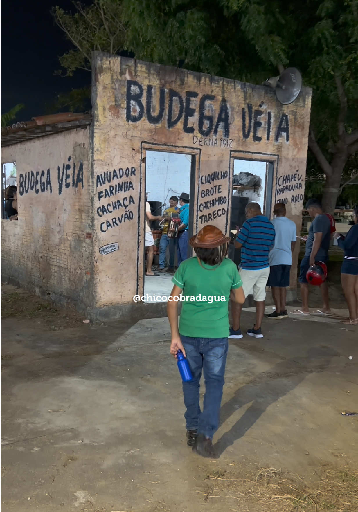 CIÇO CHEGANDO NO FORRÓ DA BUDEGA VÉIA NA FESTA DO BOI 2025. #tvchicocobradagua #humortiktok #natal #podecopiar #alegria 