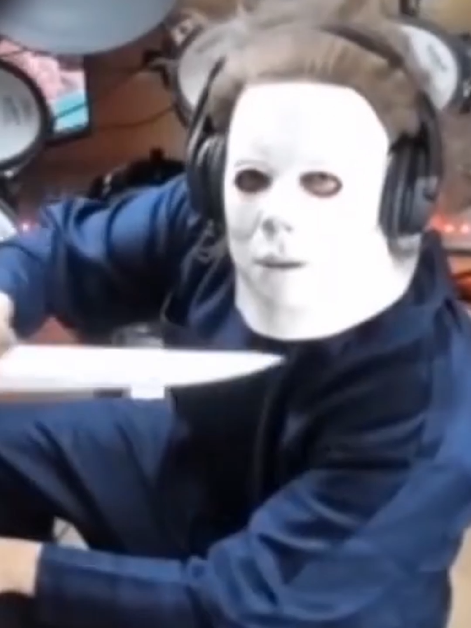 Michael Myers Plays Halloween Theme on Omegle #halloween #michaelmyers #halloween2025