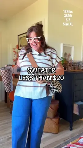 This sweater is lightweight, cute and less than $20 🍂 