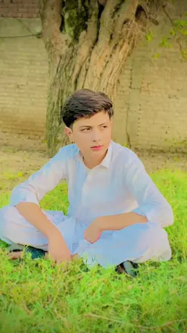 ہس لیتا ہو لوگوں کو دیکھانے کےلیے  ورنا درد کی ایک کتاب ہے میری زندگی                🥺🙈 #like #comment #follow #share #repost 