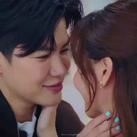 The OG THAI GL OTP teaching the gals how to be gay 💅🏻#lovemomentth #tinasuppanad  #aom_sushar  #tinaaom #thaigl 