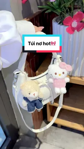 Túi nơ dáng thuyền da nhungg siêuu hott 🥰🥰🥰 tặng gấuu & túi mù ❤️ #tuixachnu #tuidep #mienphivanchuyen #tuihottrend2025 #tuidichoi 