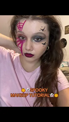 #halloween #halloweenmakeup #makeuptransition #graphicmakeup #makeuptransition #spookyseason #makeupart #31october #makeuptut #makeuptutorial 